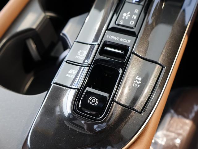 クラウンエステート Ｚ　登録済未使用車　パノラマルーフ　モデリスタエアロ　ブラウン本革シート　デジタルインナーミラー　パワーバックドア　ブラインドスポットモニター　ＬＥＤヘッドライト　ヘッドアップディスプレイ　純正アルミ（19枚目）