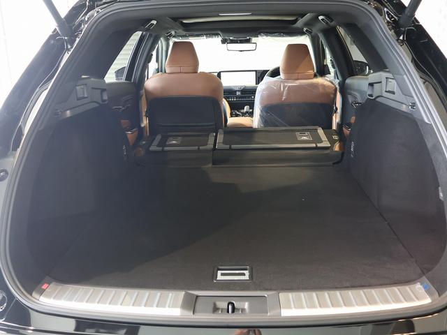 クラウンエステート Ｚ　登録済未使用車　パノラマルーフ　モデリスタエアロ　ブラウン本革シート　デジタルインナーミラー　パワーバックドア　ブラインドスポットモニター　ＬＥＤヘッドライト　ヘッドアップディスプレイ　純正アルミ（47枚目）