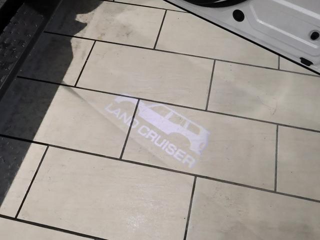 ランドクルーザー250 VX モデリスタパッケージ モデリスタ20インチアルミ フェンダーガーニッシュ 丸目LEDヘッドライト サンルーフ ルーフレール デジタルインナーミラー 12.3型ナビTV パノラミックビュモニター 4WD(14枚目)