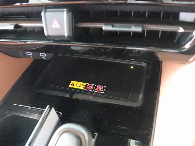 ヴェルファイアハイブリッド Ｚ　プレミア　ムーンルーフ　ブラウン本革エアシート　１４型ナビＴＶ　１３．２型後席モニター　パノラミックビュモニター　デジタルインナーミラー　ブラインドスポットモニター　パワーバックドア　ヘッドアップディスプレイ（10枚目）