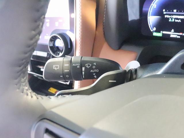 ヴェルファイアハイブリッド Ｚ　プレミア　ムーンルーフ　ブラウン本革エアシート　１４型ナビＴＶ　１３．２型後席モニター　パノラミックビュモニター　デジタルインナーミラー　ブラインドスポットモニター　パワーバックドア　ヘッドアップディスプレイ（23枚目）