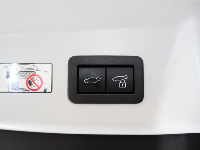 プリウス Ｚ　デジタルインナーミラー　パワーバックドア　ブラインドスポットモニター　純正１２．３型ナビＴＶ　パノラミックビュモニター　ブラックレザーエアーシート　ＬＥＤヘッドライト　ステアリングヒーター　純正アルミ（7枚目）