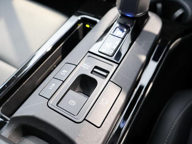 プリウス Ｚ　デジタルインナーミラー　パワーバックドア　ブラインドスポットモニター　純正１２．３型ナビＴＶ　パノラミックビュモニター　ブラックレザーエアーシート　ＬＥＤヘッドライト　ステアリングヒーター　純正アルミ（15枚目）