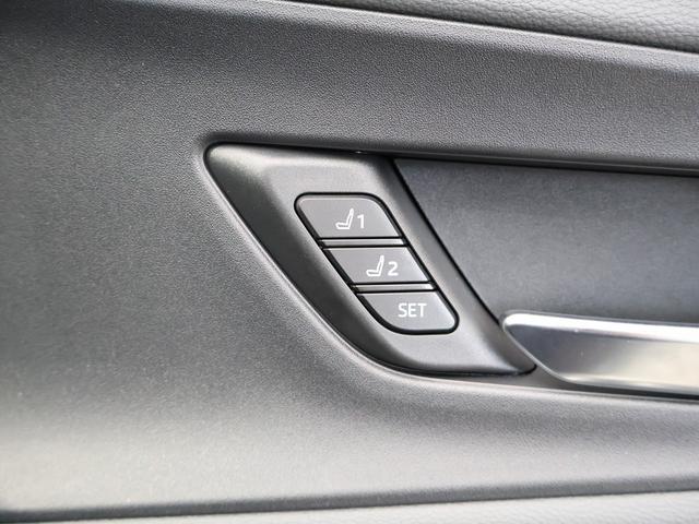 プリウス Ｚ　デジタルインナーミラー　パワーバックドア　ブラインドスポットモニター　純正１２．３型ナビＴＶ　パノラミックビュモニター　ブラックレザーエアーシート　ＬＥＤヘッドライト　ステアリングヒーター　純正アルミ（17枚目）