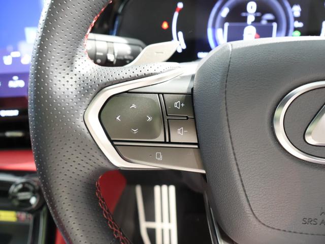 NX NX350h Fスポーツ マークレビンソンサウンド パノラマサンルーフ デジタルインナーミラー 赤/黒本革エアシート オレンジキャリパー パワーバックドア 後席電動リクライニング 後席シートヒーター おくだけ充電 純正ドラレコ(23枚目)