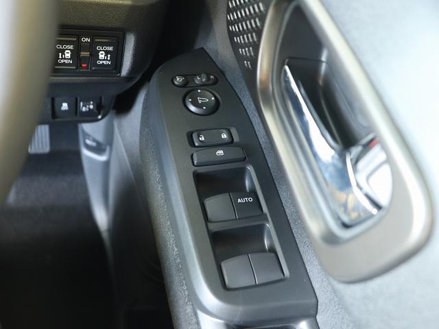 Ｎ－ＢＯＸカスタム ターボ　届出済未使用車　純正９型ナビＴＶ　ブルートゥース　バックモニター　両側パワースライドドア　ＬＥＤヘッドライト　フォグランプ　衝突軽減ブレーキ　ハーフレザーシート　シートヒーター　パドルシフト（14枚目）