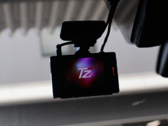 ＲＸ ＲＸ５００ｈ　Ｆスポーツパフォーマンス　パノラマサンルーフ　フレアレッド半革えあーシート　デジタルインナーミラー　アドバンスドパーク　輻射ヒーター　オレンジキャリパー　後席電動リクライニング　おくだけ充電　前後ドラレコ　パワーバックドア（11枚目）