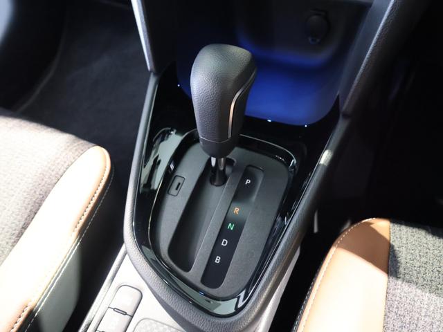 ヤリスクロス ハイブリッドＺ　アドベンチャー　純正８型ディスプレイ　ナビ　パノラミックビューモニター　パワーバックドア　ブラインドスポットモニタ　ＬＥＤヘッドライト　専用ハーフレザーシート　シートヒーター　純正アルミ　クリアランスソナー　ドラレコ（16枚目）