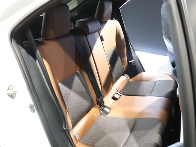 ヤリスクロス ハイブリッドＺ　アドベンチャー　純正８型ディスプレイ　ナビ　パノラミックビューモニター　パワーバックドア　ブラインドスポットモニタ　ＬＥＤヘッドライト　専用ハーフレザーシート　シートヒーター　純正アルミ　クリアランスソナー　ドラレコ（29枚目）