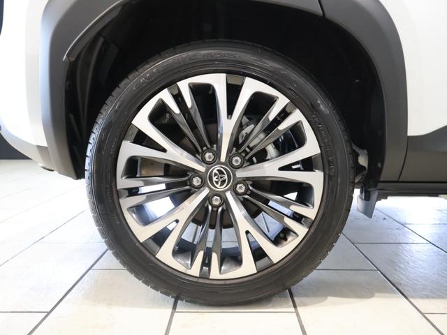 ヤリスクロス ハイブリッドＺ　アドベンチャー　純正８型ディスプレイ　ナビ　パノラミックビューモニター　パワーバックドア　ブラインドスポットモニタ　ＬＥＤヘッドライト　専用ハーフレザーシート　シートヒーター　純正アルミ　クリアランスソナー　ドラレコ（34枚目）