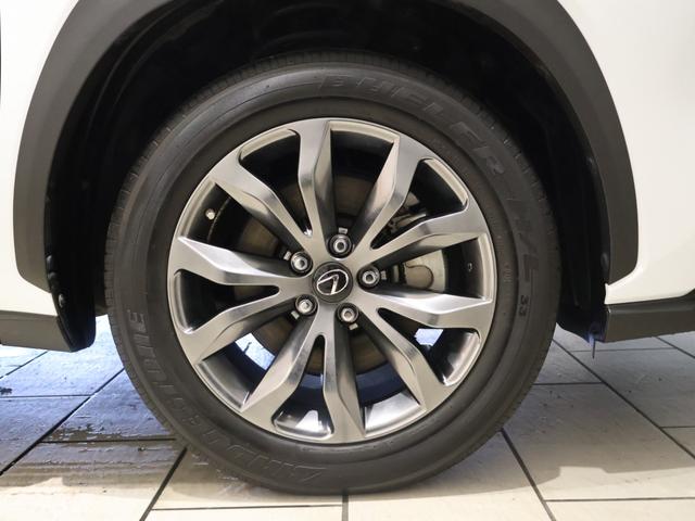 ＮＸ ＮＸ３００ｈ　Ｆスポーツ　４ＷＤ　サンルーフ　黒本革エアーシート　三眼ＬＥＤヘッドライト　パワーバックドア　ブラインドスポットモニター　クリアランスソナー　ヘッドアップディスプレイ　ステアリングヒーター　寒冷地仕様　禁煙車（9枚目）