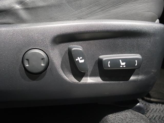 ＮＸ ＮＸ３００ｈ　Ｆスポーツ　４ＷＤ　サンルーフ　黒本革エアーシート　三眼ＬＥＤヘッドライト　パワーバックドア　ブラインドスポットモニター　クリアランスソナー　ヘッドアップディスプレイ　ステアリングヒーター　寒冷地仕様　禁煙車（30枚目）