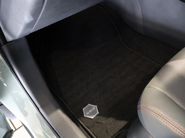 ＲＡＶ４ ハイブリッドアドベンチャー　オフロードパッケージＩＩ　特別仕様車　ハンズフリーパワーバックドア　純正１０．５型ディスプレイ　ナビＴＶ　バックモニター　ブラインドスポットモニター　ルーフレール　専用レザーエアシート　専用アルミ　ツートーンカラー　ドラレコ（23枚目）