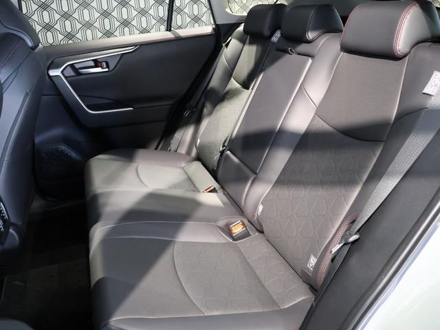 ＲＡＶ４ ハイブリッドアドベンチャー　オフロードパッケージＩＩ　特別仕様車　ハンズフリーパワーバックドア　純正１０．５型ディスプレイ　ナビＴＶ　バックモニター　ブラインドスポットモニター　ルーフレール　専用レザーエアシート　専用アルミ　ツートーンカラー　ドラレコ（24枚目）