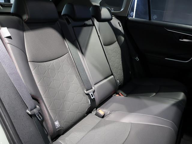 ＲＡＶ４ ハイブリッドアドベンチャー　オフロードパッケージＩＩ　特別仕様車　ハンズフリーパワーバックドア　純正１０．５型ディスプレイ　ナビＴＶ　バックモニター　ブラインドスポットモニター　ルーフレール　専用レザーエアシート　専用アルミ　ツートーンカラー　ドラレコ（27枚目）
