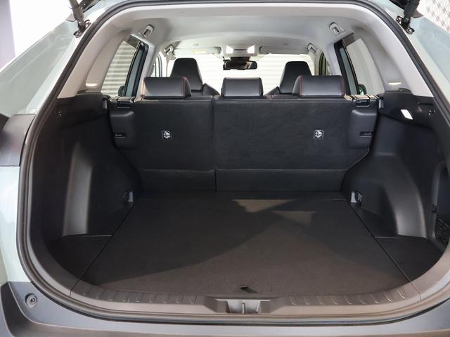 ＲＡＶ４ ハイブリッドアドベンチャー　オフロードパッケージＩＩ　特別仕様車　ハンズフリーパワーバックドア　純正１０．５型ディスプレイ　ナビＴＶ　バックモニター　ブラインドスポットモニター　ルーフレール　専用レザーエアシート　専用アルミ　ツートーンカラー　ドラレコ（42枚目）
