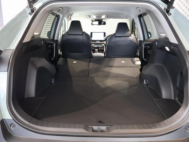 ＲＡＶ４ ハイブリッドアドベンチャー　オフロードパッケージＩＩ　特別仕様車　ハンズフリーパワーバックドア　純正１０．５型ディスプレイ　ナビＴＶ　バックモニター　ブラインドスポットモニター　ルーフレール　専用レザーエアシート　専用アルミ　ツートーンカラー　ドラレコ（43枚目）