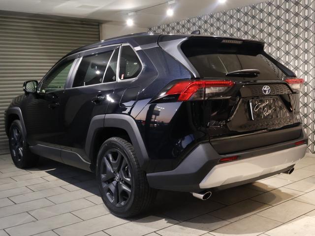ＲＡＶ４ ハイブリッドアドベンチャー　パノラマサンルーフ　ハンズフリーパワーバックドア　純正ディスプレイ　ナビＴＶ　バックモニター　デジタルインナーミラー　黒本革エアシート　ＬＥＤヘッドライト　クリアランスソナー　純正アルミ　ドラレコ（2枚目）
