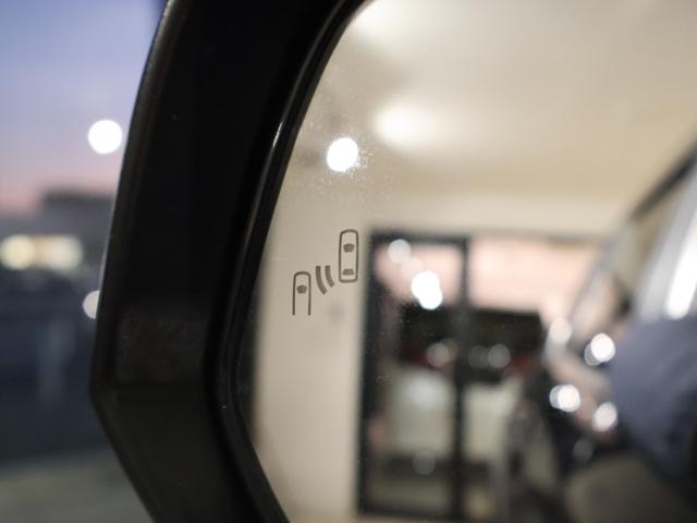 ＲＡＶ４ ハイブリッドアドベンチャー　パノラマサンルーフ　ハンズフリーパワーバックドア　純正ディスプレイ　ナビＴＶ　バックモニター　デジタルインナーミラー　黒本革エアシート　ＬＥＤヘッドライト　クリアランスソナー　純正アルミ　ドラレコ（8枚目）