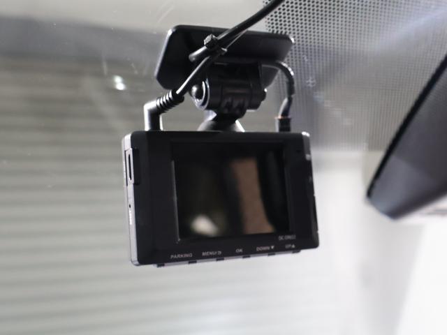 ＲＡＶ４ ハイブリッドアドベンチャー　パノラマサンルーフ　ハンズフリーパワーバックドア　純正ディスプレイ　ナビＴＶ　バックモニター　デジタルインナーミラー　黒本革エアシート　ＬＥＤヘッドライト　クリアランスソナー　純正アルミ　ドラレコ（11枚目）