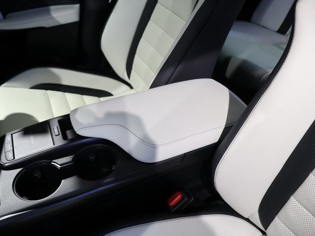 ＩＳ ＩＳ３００ｈ　Ｆスポーツ　サンルーフ　白／黒本革エアーシート　三眼ＬＥＤヘッドライト　ブラインドスポットモニター　オレンジキャリパー　クリアランスソナー　ステアリングヒーター　１０．３型ナビＴＶ　ドラレコ　純正１９インチアルミ（24枚目）