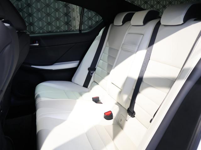 ＩＳ ＩＳ３００ｈ　Ｆスポーツ　サンルーフ　白／黒本革エアーシート　三眼ＬＥＤヘッドライト　ブラインドスポットモニター　オレンジキャリパー　クリアランスソナー　ステアリングヒーター　１０．３型ナビＴＶ　ドラレコ　純正１９インチアルミ（25枚目）