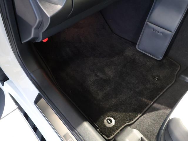 ＩＳ ＩＳ３００ｈ　Ｆスポーツ　サンルーフ　白／黒本革エアーシート　三眼ＬＥＤヘッドライト　ブラインドスポットモニター　オレンジキャリパー　クリアランスソナー　ステアリングヒーター　１０．３型ナビＴＶ　ドラレコ　純正１９インチアルミ（29枚目）