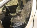 フロントシートはプライムスムースとファブリックのコンビシートで上質な室内を演出するとともに汚れやシワに強い機能性になっています☆そしてフロントシートにはヒーター機能も♪