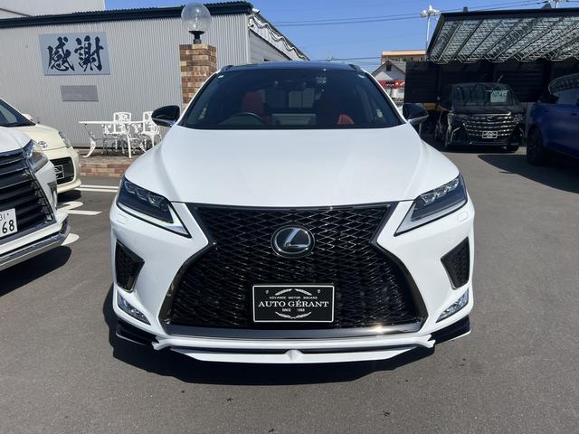 ＲＸ３００　Ｆスポーツ　禁煙車　赤革シート　ドライブレコーダー　バックカメラ　パワーバックドア　オートクルーズコントロール　レーンアシスト　パワーシート　衝突被害軽減システム　サンルーフ　ナビ　オートマチックハイビーム(14枚目)