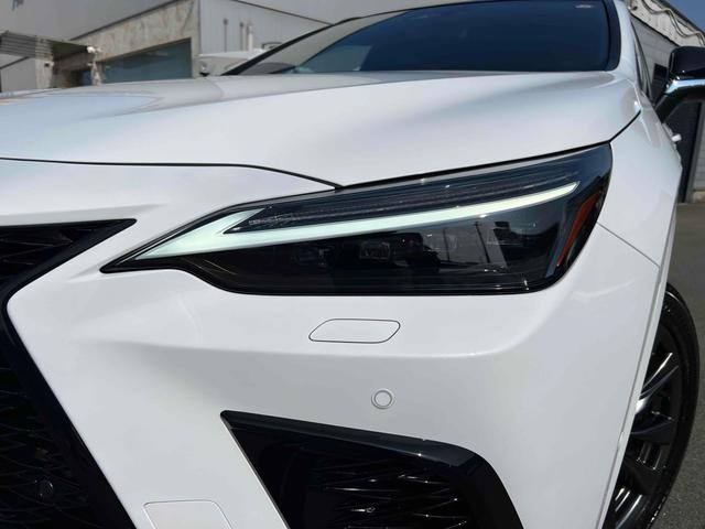 ＮＸ ＮＸ３５０ｈ　Ｆスポーツ　ＴＲＤエアロ　マフラー　全周囲カメラ　クリアランスソナー　ＨＵＤ　ＢＳＭ　デジタルインナーミラー　パワーシート　パークアシスト　衝突被害軽減システム　パノラマサンルーフ　ナビ　オートマチックハイビーム（5枚目）