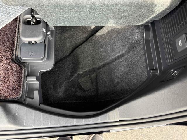 ヴェルファイアハイブリッド Z プレミア 14インチディスプレイ 左右独立ムーンルーフ ユニバーサルステップ カラーヘッドアップディスプレイ デジタルインナーミラー トヨタチームメイト パノラミックビューモニター 前後ドライブレコーダー(21枚目)