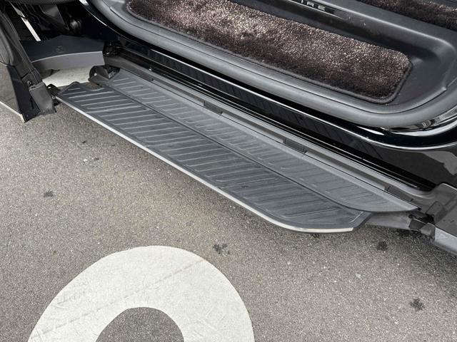 ヴェルファイアハイブリッド Z プレミア 14インチディスプレイ 左右独立ムーンルーフ ユニバーサルステップ カラーヘッドアップディスプレイ デジタルインナーミラー トヨタチームメイト パノラミックビューモニター 前後ドライブレコーダー(60枚目)