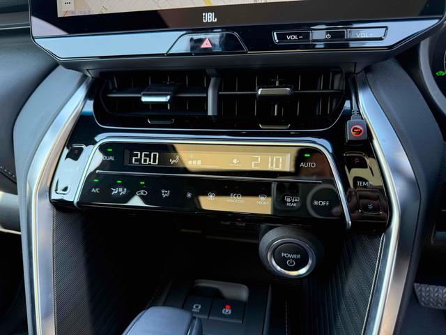 手の届きやすいところで簡単操作ができる空調付き！オールシーズンお好みの温度調節ができます。