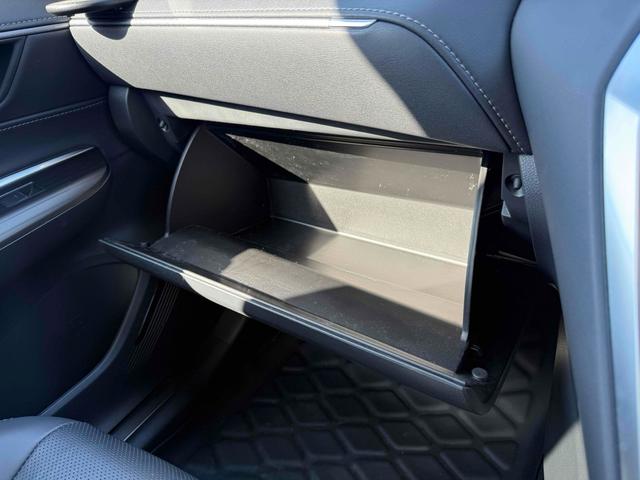 ご覧頂きまして誠に有難うございます！！是非ご来店して頂き、実際にご覧になって頂ければと思います。お客様からのご連絡をスタッフ一同、心よりお待ちしております