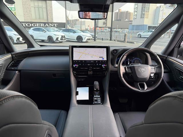 アルファードハイブリッド Ｚ　１４インチディスプレイ　モデリスタエアロ（Ｆ．Ｓ．Ｒ）　左右独立ムーンルーフ　ユニバーサルステップ　トヨタチームメイト　カラーヘッドアップディスプレイ　１３．２型後席モニター　ＥＴＣ２．０（2枚目）