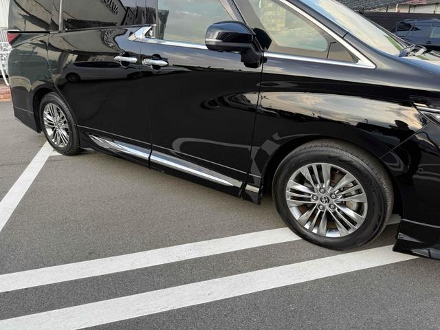 アルファードハイブリッド Ｚ　１４インチディスプレイ　モデリスタエアロ（Ｆ．Ｓ．Ｒ）　左右独立ムーンルーフ　ユニバーサルステップ　トヨタチームメイト　カラーヘッドアップディスプレイ　１３．２型後席モニター　ＥＴＣ２．０（24枚目）