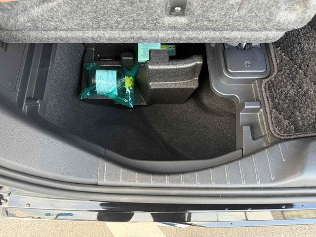 アルファードハイブリッド Ｚ　１４インチディスプレイ　モデリスタエアロ（Ｆ．Ｓ．Ｒ）　左右独立ムーンルーフ　ユニバーサルステップ　トヨタチームメイト　カラーヘッドアップディスプレイ　１３．２型後席モニター　ＥＴＣ２．０（25枚目）