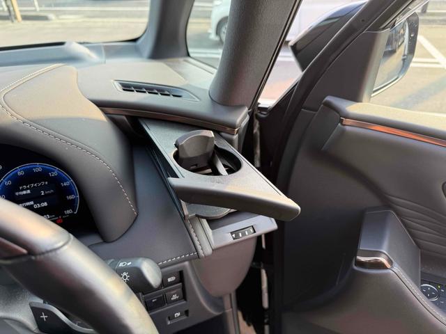 アルファードハイブリッド Ｚ　１４インチディスプレイ　モデリスタエアロ（Ｆ．Ｓ．Ｒ）　左右独立ムーンルーフ　ユニバーサルステップ　トヨタチームメイト　カラーヘッドアップディスプレイ　１３．２型後席モニター　ＥＴＣ２．０（35枚目）