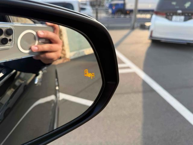 アルファードハイブリッド Ｚ　１４インチディスプレイ　モデリスタエアロ（Ｆ．Ｓ．Ｒ）　左右独立ムーンルーフ　ユニバーサルステップ　トヨタチームメイト　カラーヘッドアップディスプレイ　１３．２型後席モニター　ＥＴＣ２．０（38枚目）