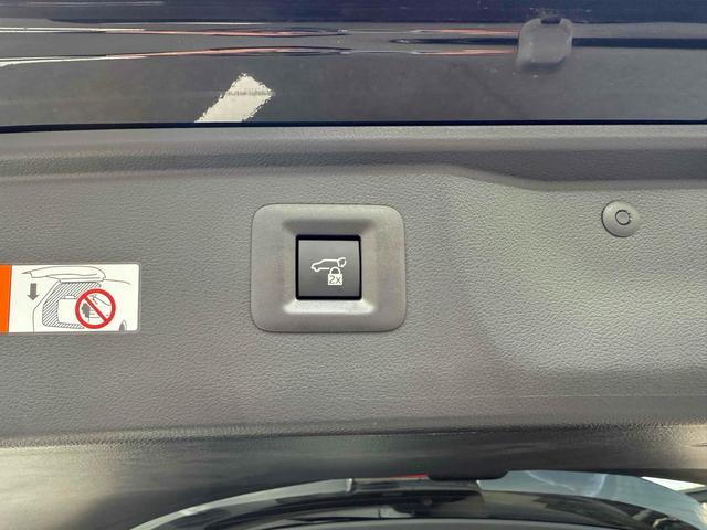 アルファードハイブリッド Ｚ　１４インチディスプレイ　モデリスタエアロ（Ｆ．Ｓ．Ｒ）　左右独立ムーンルーフ　ユニバーサルステップ　トヨタチームメイト　カラーヘッドアップディスプレイ　１３．２型後席モニター　ＥＴＣ２．０（55枚目）