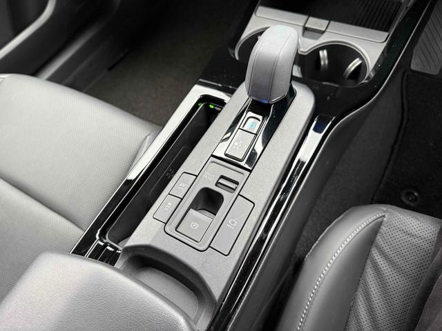 プリウス Ｚ　１２．３型ディスプレイ　モデリスタエアロ（Ｆ・Ｓ・Ｒ）　パノラマルーフ　デジタルインナーミラー　モデリスタシグネチャーイルミ　パノラミックビューモニター　トヨタチームメイト　スペアタイヤ（10枚目）