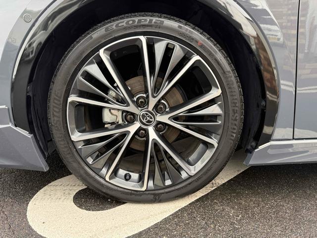 プリウス Ｚ　１２．３型ディスプレイ　モデリスタエアロ（Ｆ・Ｓ・Ｒ）　パノラマルーフ　デジタルインナーミラー　モデリスタシグネチャーイルミ　パノラミックビューモニター　トヨタチームメイト　スペアタイヤ（23枚目）