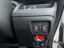 両側電動スライドドア装備!運転席よりボタン一つで開閉可能でございます。