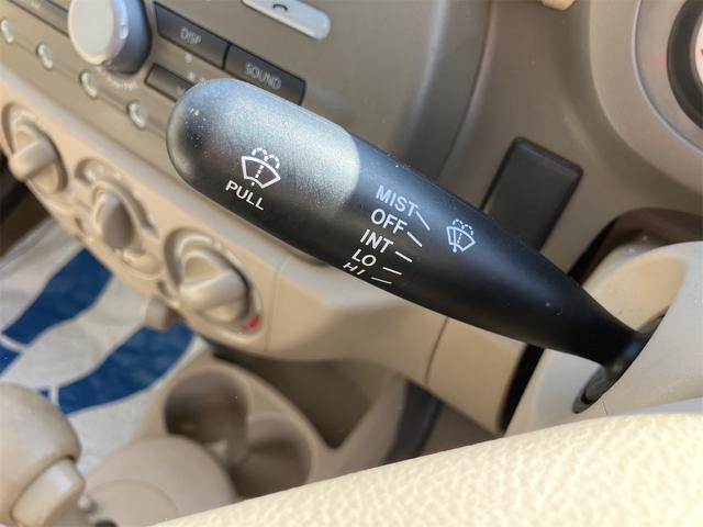 アルト Ｆ　キーレスエントリー　ＡＴ　盗難防止システム　ＣＤ　アルミホイール　衝突安全ボディ　エアコン　パワーステアリング　パワーウィンドウ（9枚目）