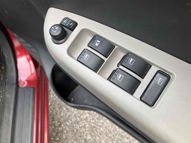 パッソ モーダ Gパッケージ バックカメラ ナビ TV 衝突被害軽減システム アルミホイール オートライト LEDヘッドランプ スマートキー アイドリングストップ 電動格納ミラー CVT 盗難防止システム 衝突安全ボディ(10枚目)