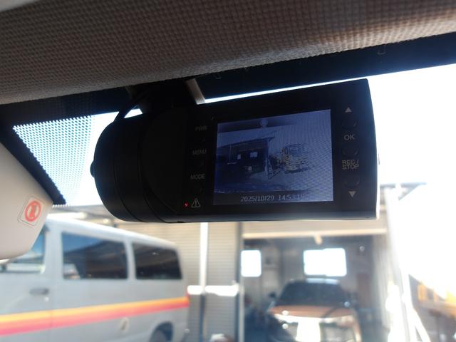 レヴォーグ 1.6GT-Sアイサイト 4WD 純正ナビ フルセグ Bluetooth バック・サイドカメラ ドラレコ ETC BLITZタワーバー スマートキー 指定タイヤ4本新品交換 車検R9年5月(16枚目)