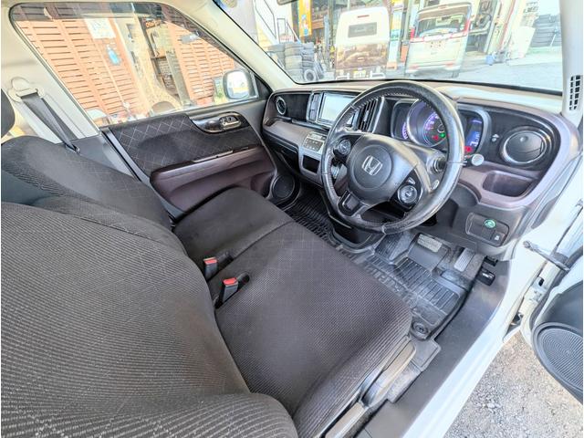 Ｎ－ＯＮＥ プレミアム　ツアラー・Ｌパッケージ　ナビ／テレビ／バックカメラ／ＥＴＣ／ローダウン／スマートキー／プッシュスタート／ディスチャージライト／（24枚目）