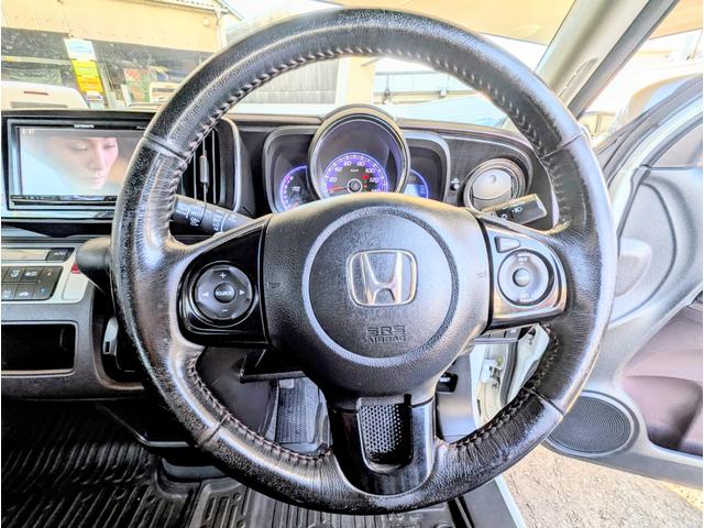 Ｎ－ＯＮＥ プレミアム　ツアラー・Ｌパッケージ　ナビ／テレビ／バックカメラ／ＥＴＣ／ローダウン／スマートキー／プッシュスタート／ディスチャージライト／（28枚目）