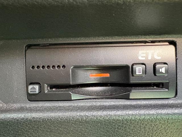 スペーシアギア ギア　ＨＹＢＲＩＤ　ＸＺターボ　ＭＫ５３Ｓ　ドライブレコーダー　バックカメラ　オートライト　Ｂｌｕｅｔｏｏｔｈ　スライドドア　純正ナビ　プッシュスタート　シートヒーター　オートエアコン　ＥＴＣ　禁煙車　スズキセーフティーサポート　ワンオーナー（9枚目）