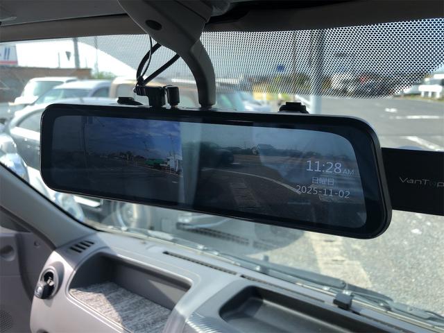 キャラバン ロングＤＸ　レジャー　キャンピング　車中泊仕様　サブバッテリーシステム　車内用１００Ｖ電源　ＦＦヒーター　車載エアコン　冷蔵庫　テレビ　電子レンジ　ＬＥＤルームランプ　制振断熱加工　リアラダー　ルーフキャリア（14枚目）